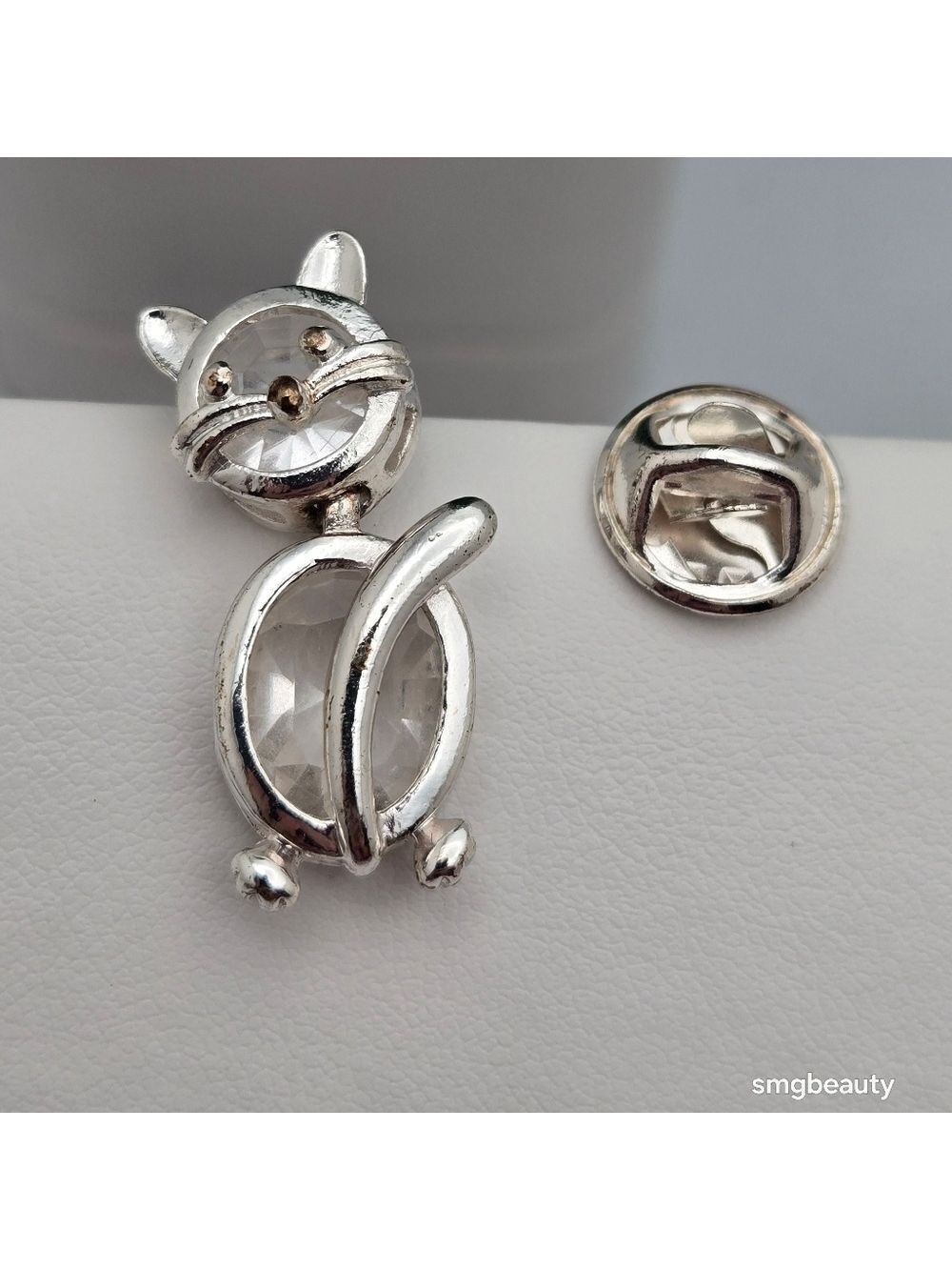 ✨2/$10✨ Silver Tone Cat Brooch Pin Cute Playful 1''